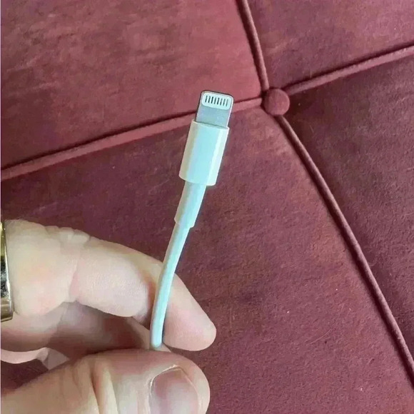 White Audio Adapter - Picture 3 of 6